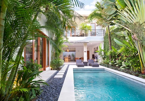 Villa Pino in the center of Seminyak