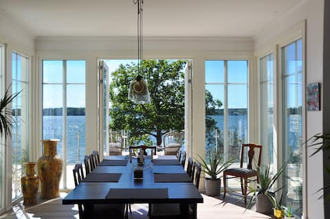 Waterfront House with panoramic seaview