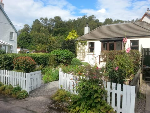 A cosy cottage next to the Isle of Skye bridge