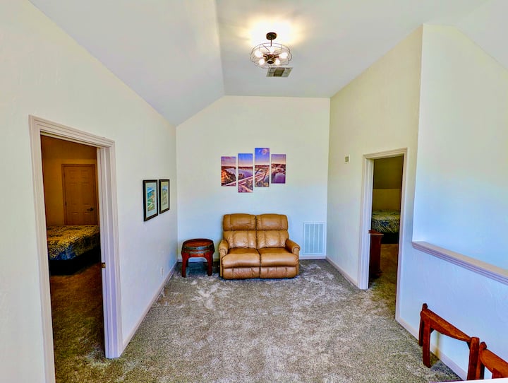 Luxury Waterfront Home On 5 Acres. Sleeps 22. - New Braunfels, TX