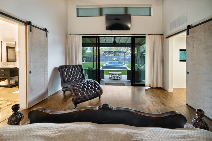 Immaculate Home with Private Backyard Oasis gallery image 4