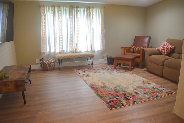 Quaint 2 Bedroom, 1 Bath Apartment, Private Entry. - Smyrna, TN