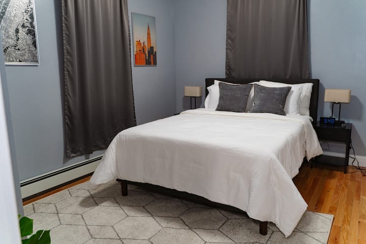 Front Bedroom- Cozy Queen Size Memory Foam Mattress

(Can sleep 2)