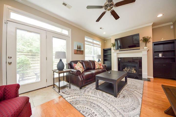 King/queen Fully Stocked Luxury Townhome - Cleveland, TN