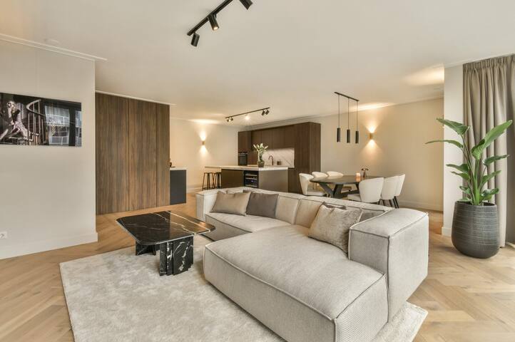 Bright and spacious modern apartment in Amsterdam