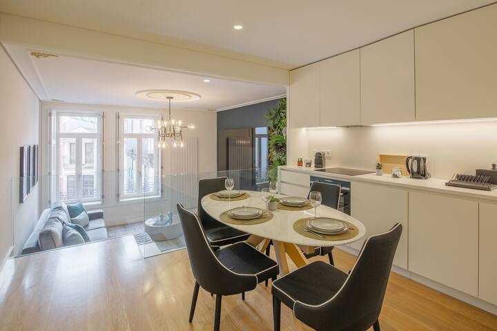 Luxury & Historic Apt-Premium Location gallery image 3