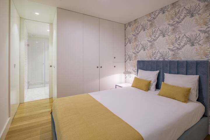 Luxury & Historic Apt-Premium Location gallery image 5