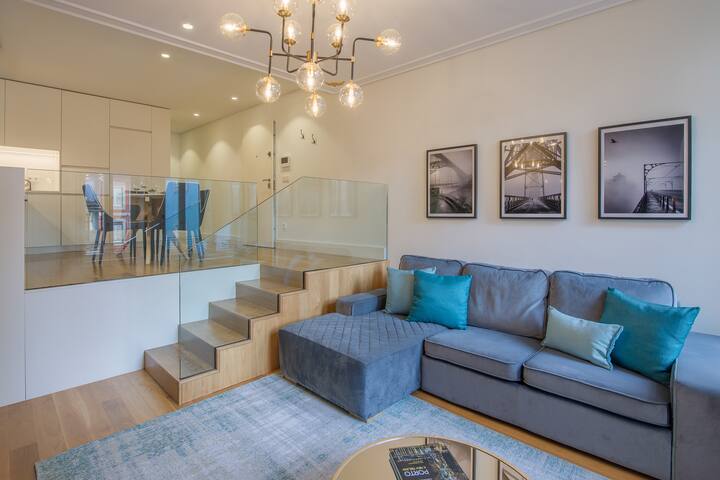 Luxury & Historic Apt-Premium Location gallery image 4