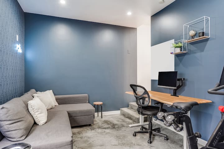 ห้องโบนัสมีโซฟา/โซฟาเบดที่ทำงานเครื่องซักผ้าและเครื่องอบผ้าและห้องน้ำ/ฝักบัว