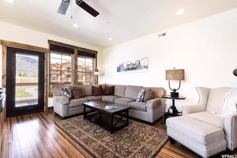 Successful Airbnb property: Luxury 3 BR - Deer Valley East Village & Park City in Hideout