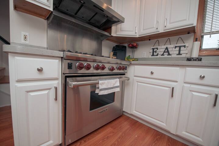 South Boston Best Location! gallery image 4