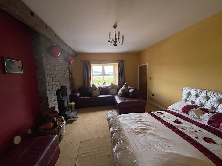 Ty Nofio, 2 Bedroom Swimming Pool, Suit 2/7people - Brecon