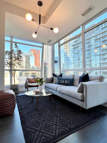 Central 2 Bedroom Condo near Shangri-la hotel