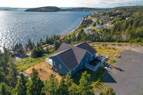Spacious 4-Bedroom Oceanfront Home