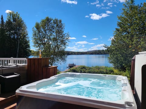 LARGE chalet, beautiful LAKE, spa and pool table