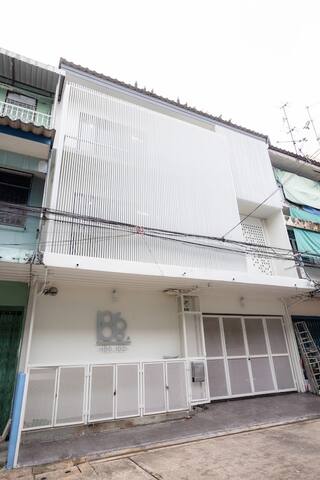 Private Pool villa 4 bedroom 5 mins walk to BTS gallery image 3