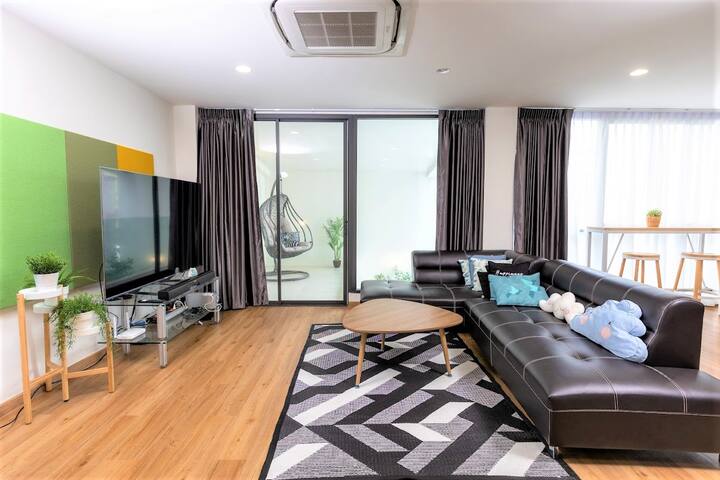 Private Pool villa 4 bedroom 5 mins walk to BTS gallery image 4