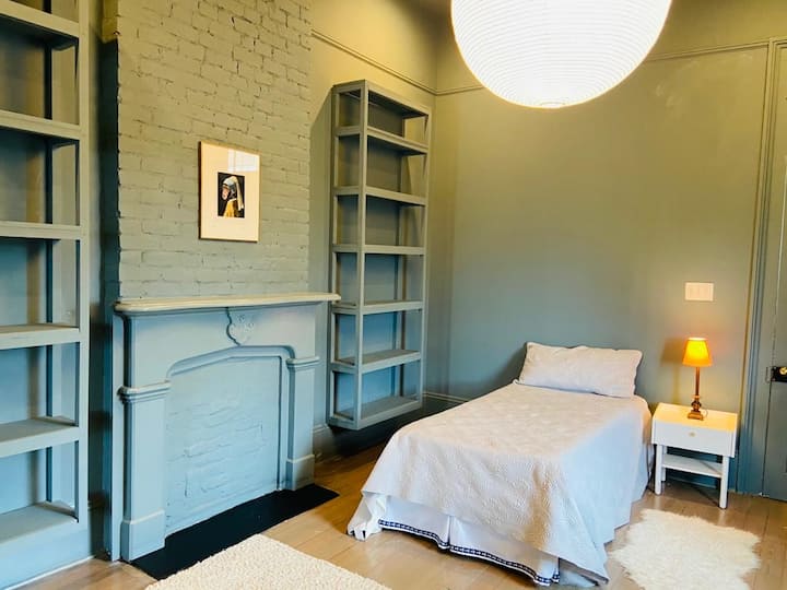 Chumba cha kulala chenye mtu mmoja