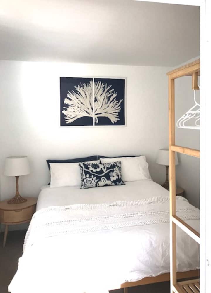 クイーンサイズベッド