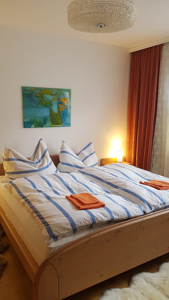 Bedroom 1, bed 200x180