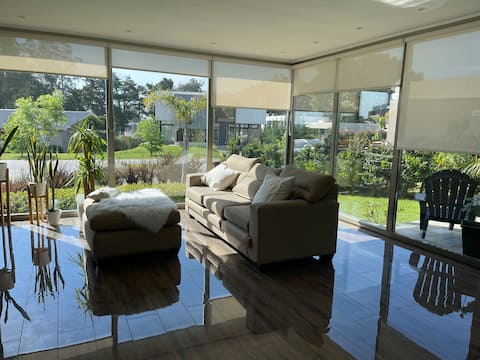 Anuncio de Airbnb popular: Lorenzo's house (simply a unique experience) en Antártida Argentina