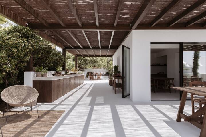 Anise & Ouzo, two beachfront houses & pool, Naxos gallery image 2