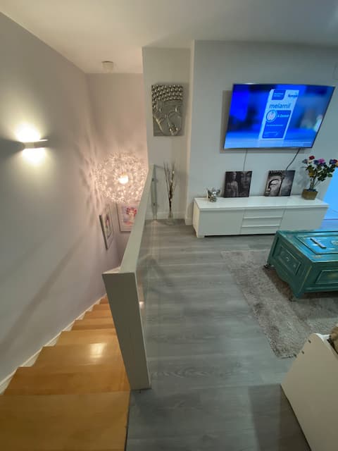 Propiedad de Airbnb exitosa: Cozy Duplex Maria 130 m² near Airport-Ifema en San Sebastián De Los Reyes