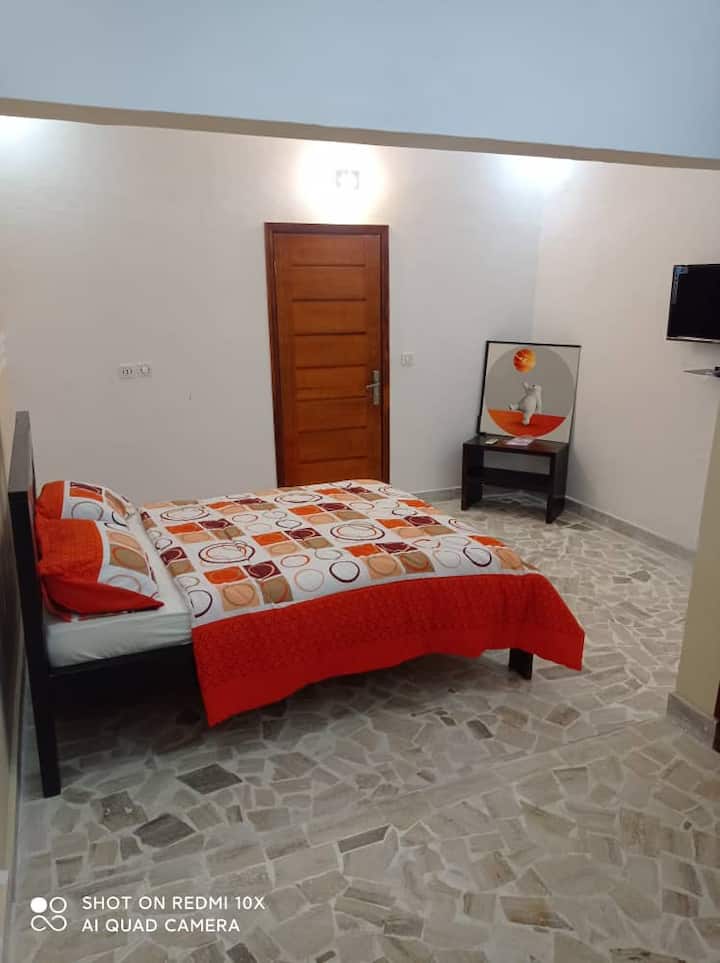 Cozy apartment covered in travertine marble Flats for Rent in Abidjan
