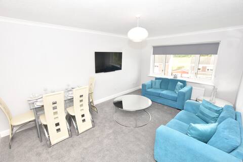 Lovely 2 Bedroom Apartment in a Quiet Location