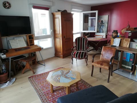 Top Airbnb: Bright and modern apartment - free parking à Romainville
