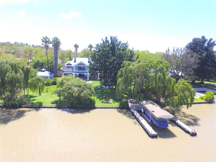 Mauritian Villa on the Vaal River (Willows Way)
