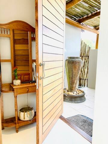 Beachfront villa gallery image 5