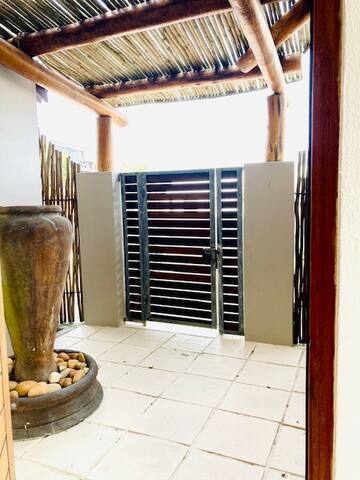 Beachfront villa gallery image 4