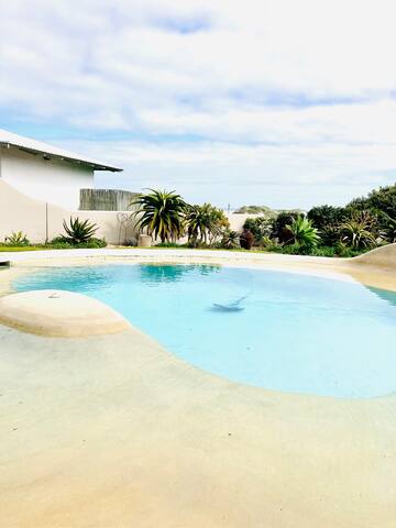 Beachfront villa gallery image 3