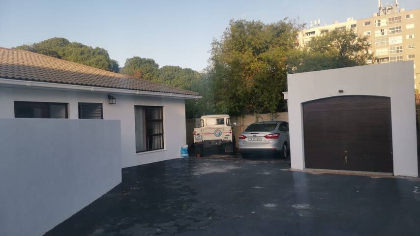 House, 2 bedroom, two bathrooms, pet friendly gallery image 2