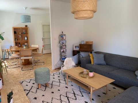 Pully entire apartment near transportation