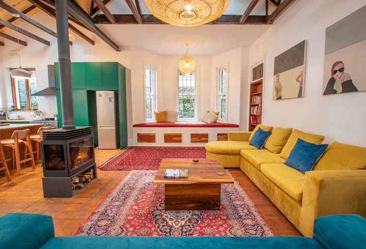 Artistic Victorian Oasis In The City (Solar Power) - Cape Town