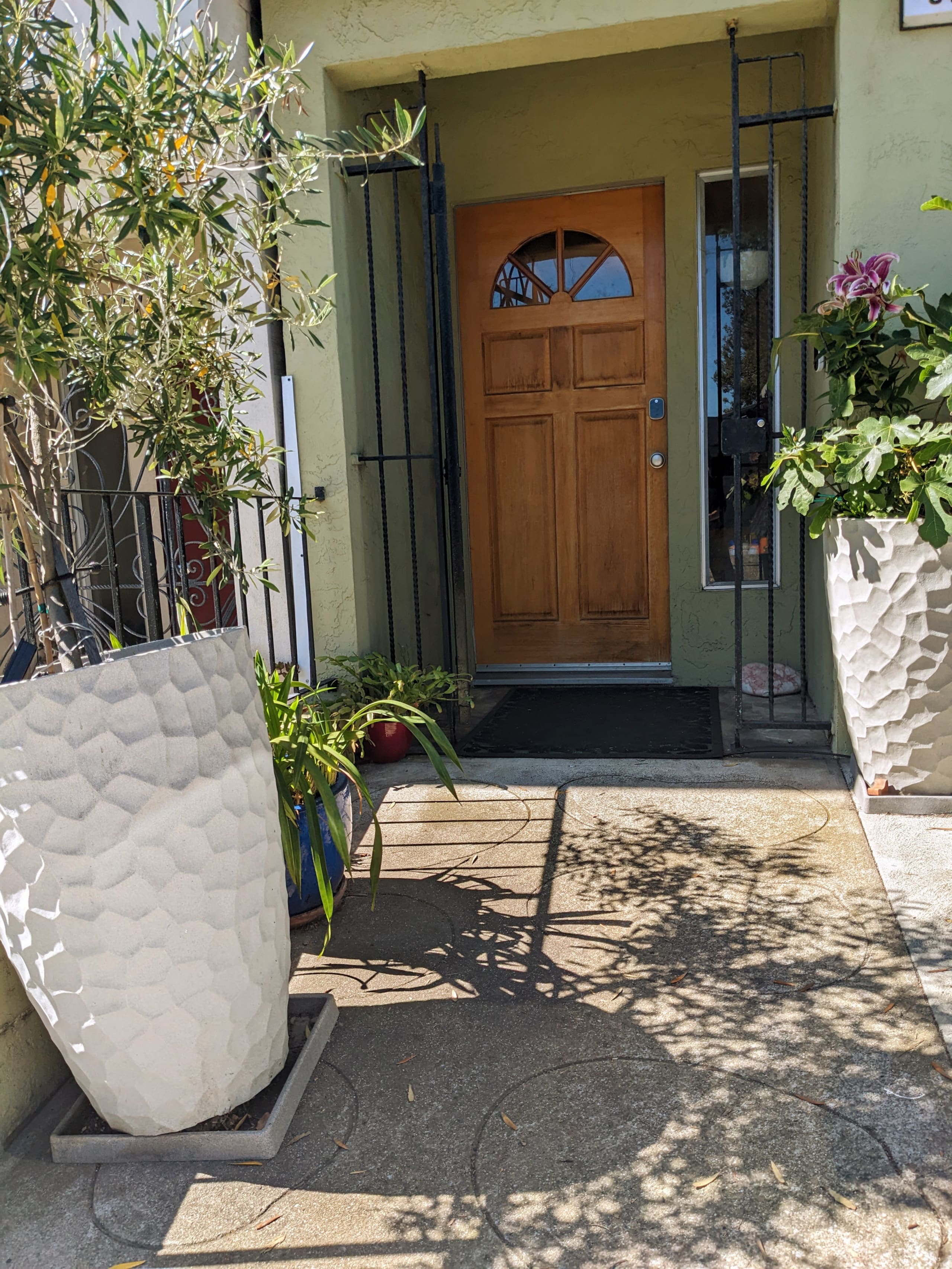 Artist's garden retreat and spa - Image 60