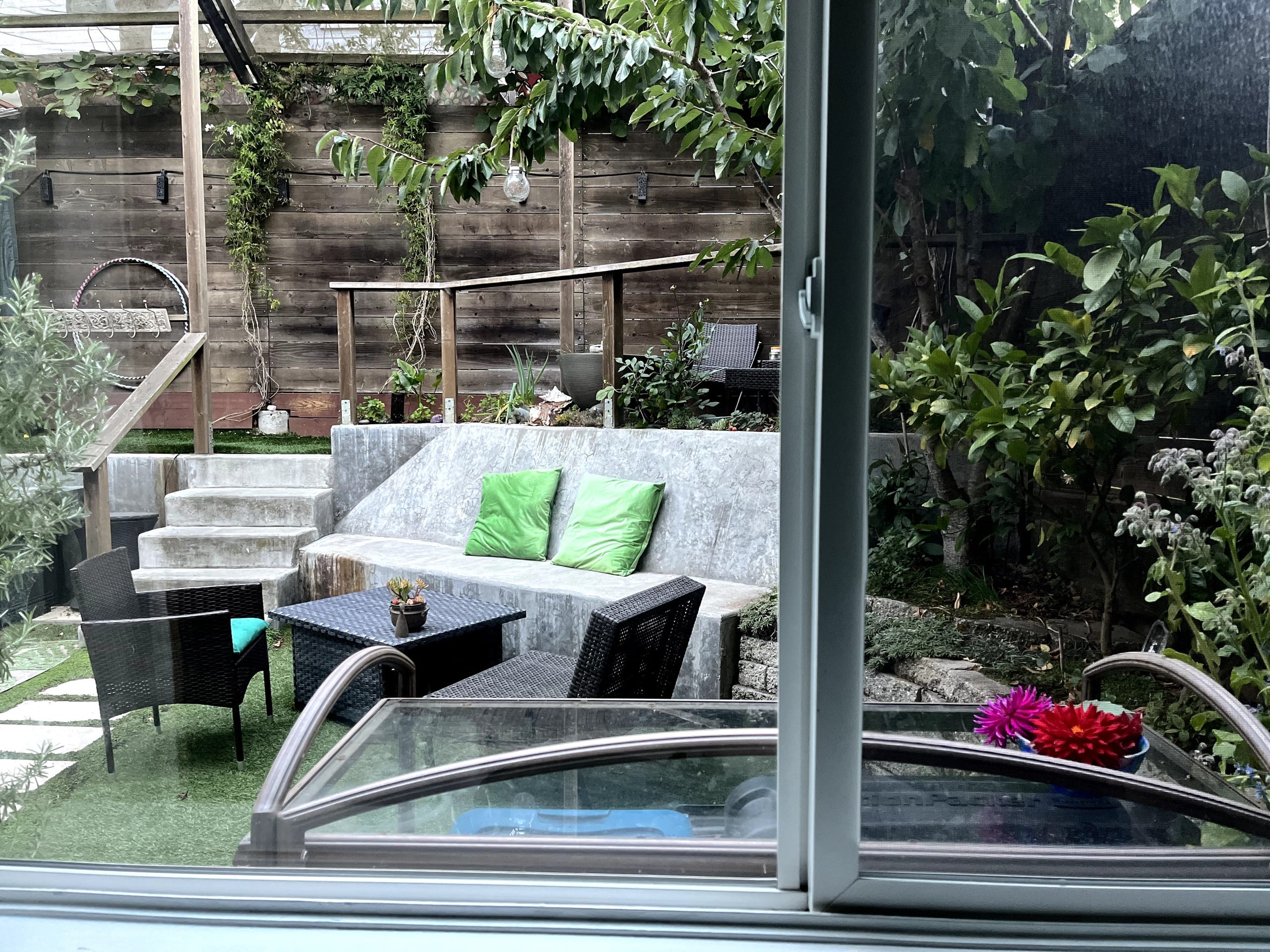 Artist's garden retreat and spa - Image 56