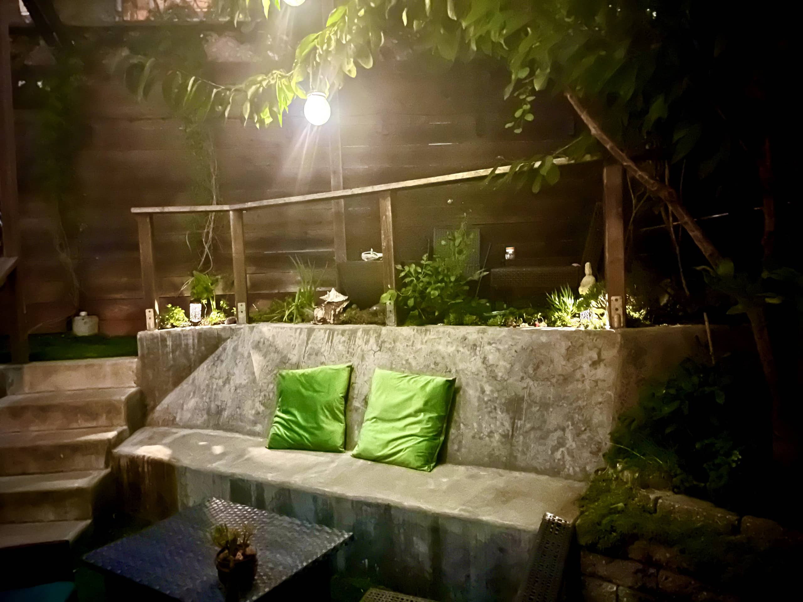 Artist's garden retreat and spa - Image 42