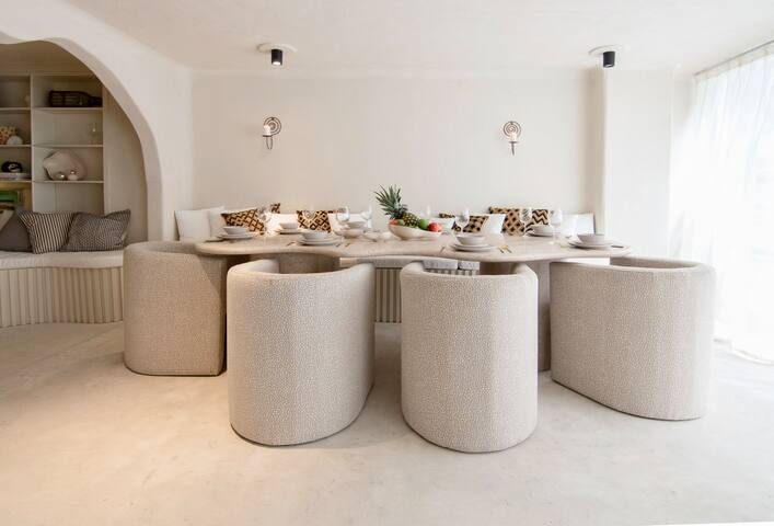 LĪMBŌ Apt Boutique -Design -Location -Comfort gallery image 4