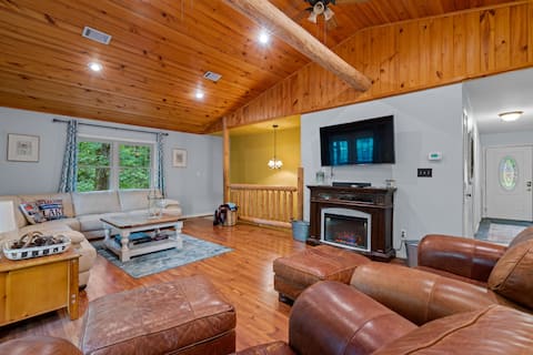 Popular Airbnb listing: Escape to the Lake! in Arkansas River Valley Rural