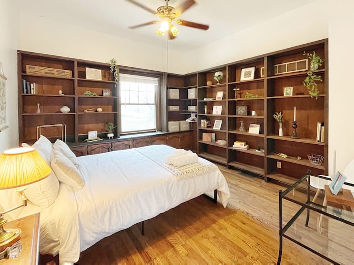 Downstairs bedroom