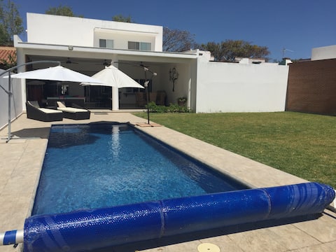 Cheerful house with pool in Chapala