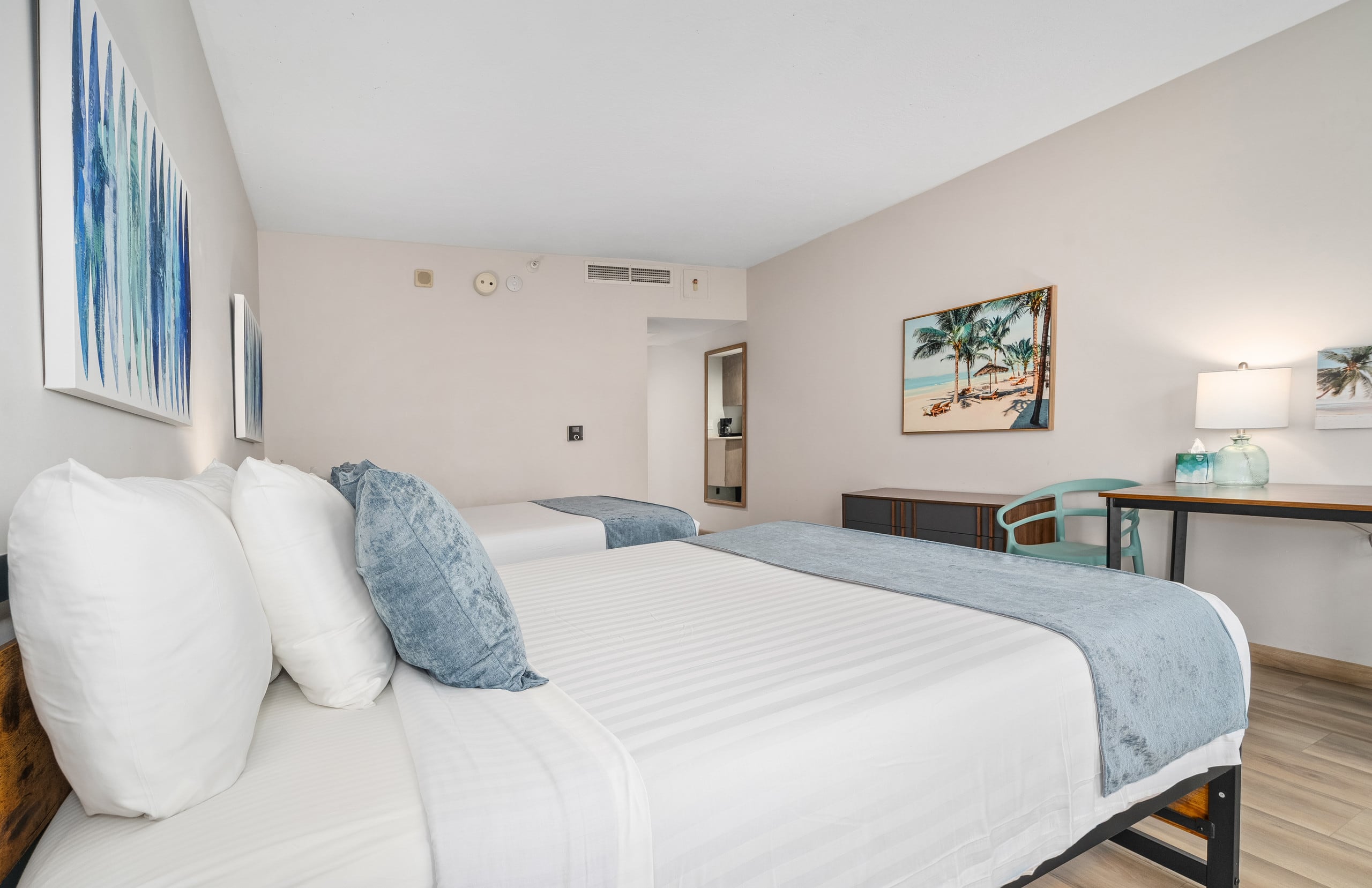 Waikiki studio w/ pool & gym Parking Space Inclded - Image 35
