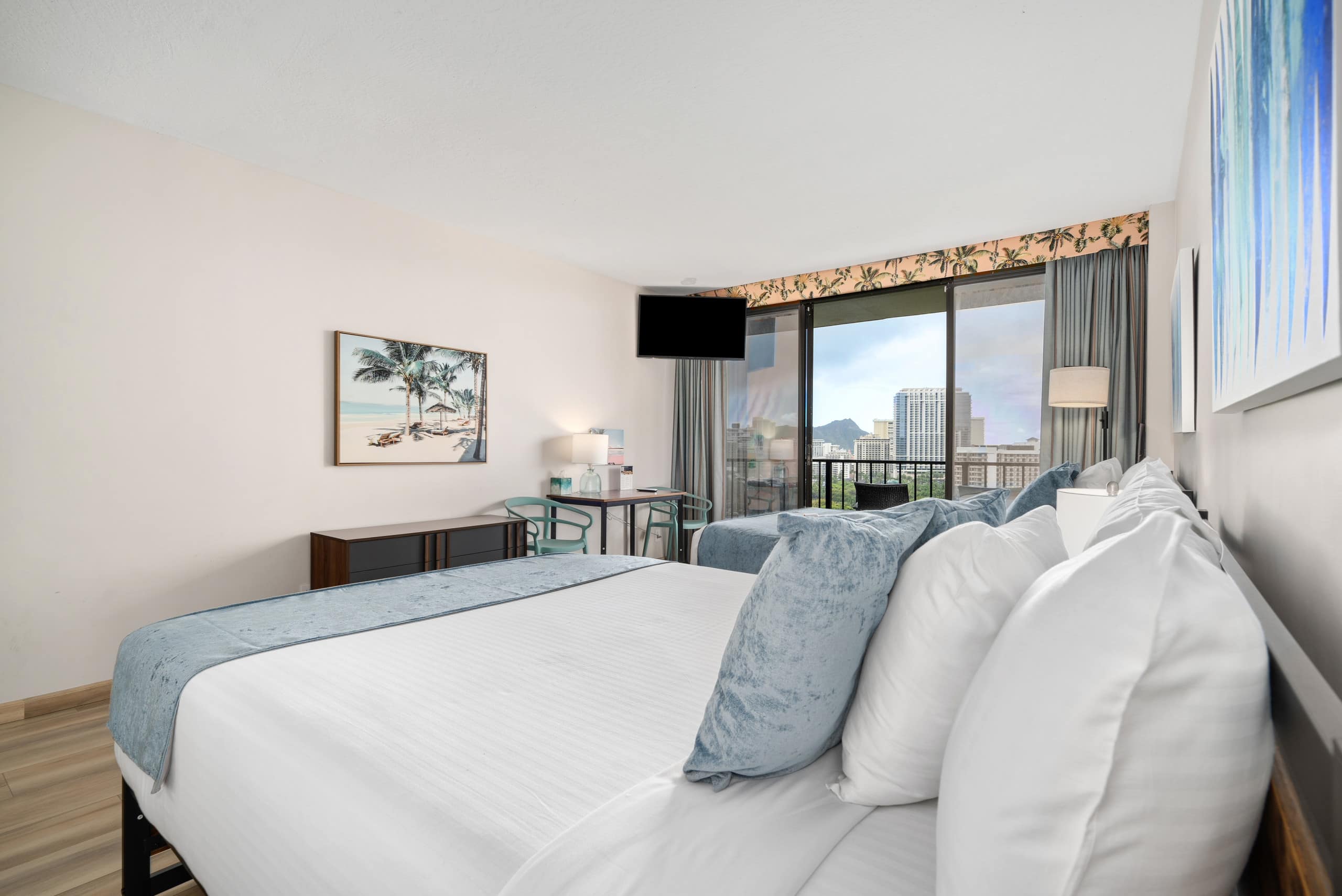 Waikiki studio w/ pool & gym Parking Space Inclded - Image 36