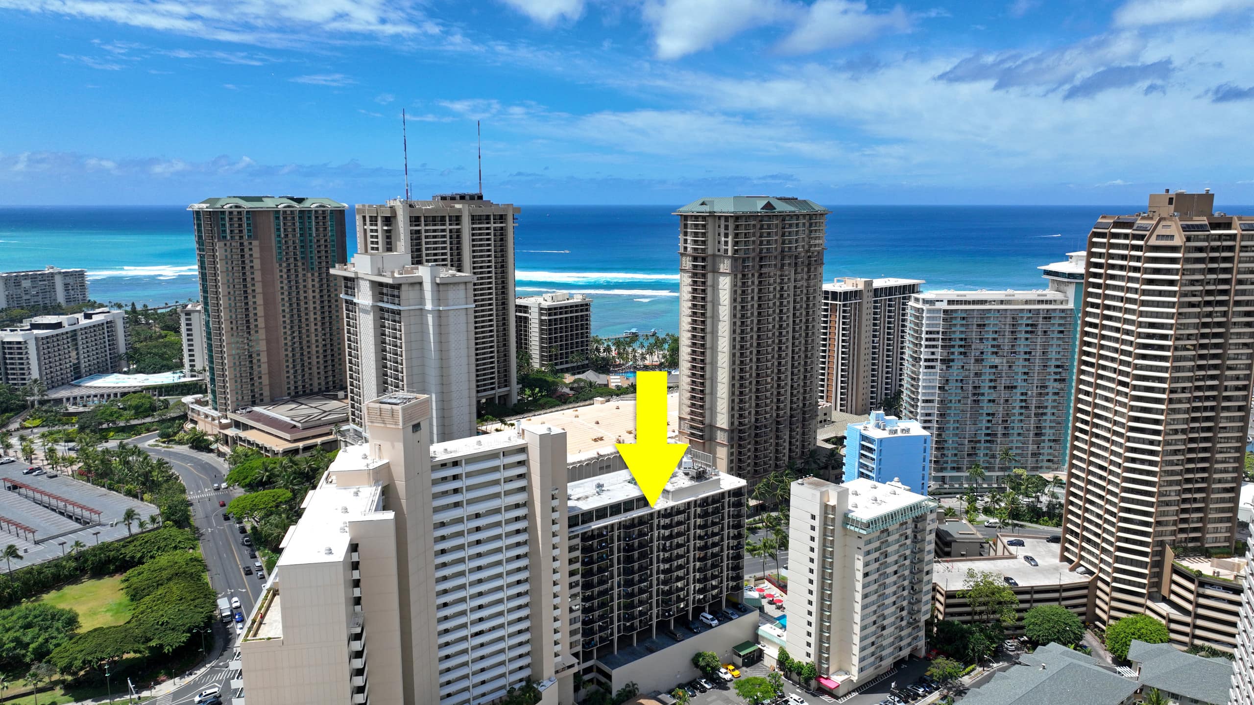 Waikiki studio w/ pool & gym Parking Space Inclded - Image 26