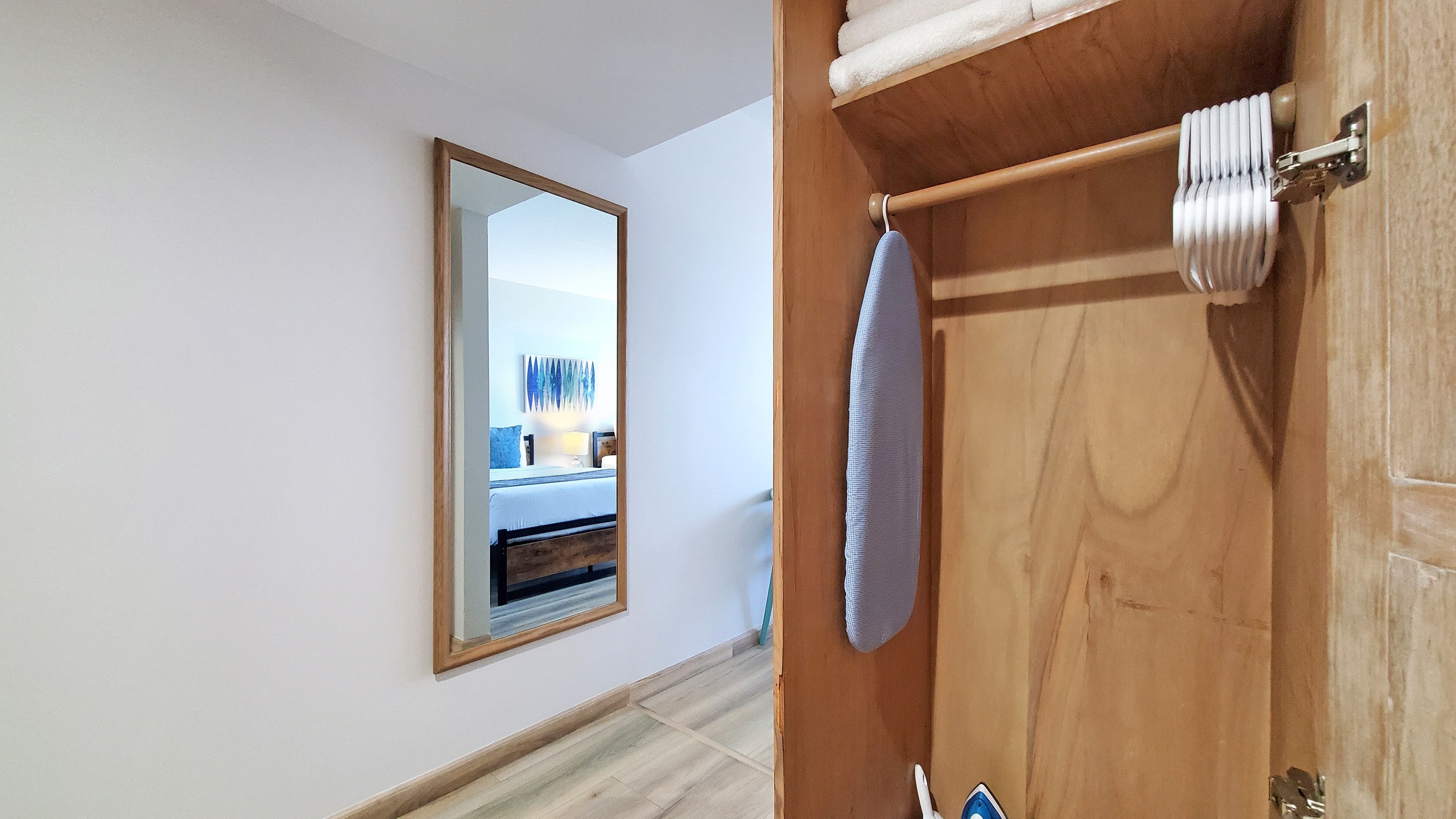 Waikiki studio w/ pool & gym Parking Space Inclded - Image 7