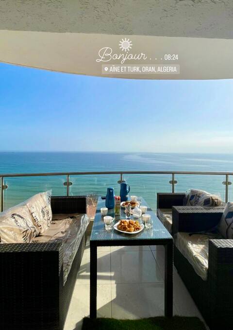 Stunning apartment by the sea