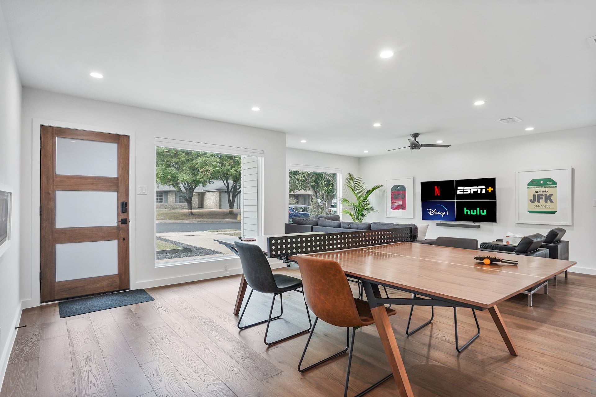 Open Living w Ping-Pong & Backyard Private Bedroom